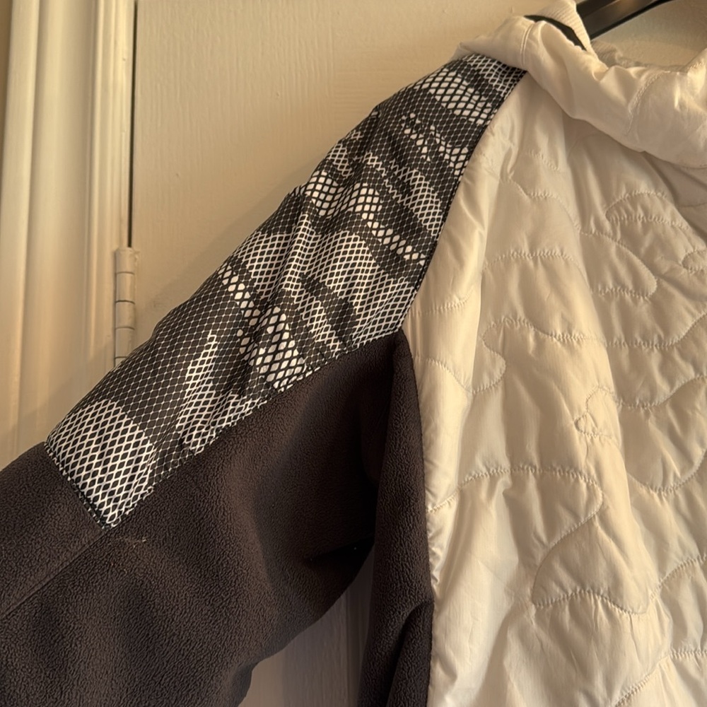 Reebok pullover hooded running jacket - Picture 4 of 7